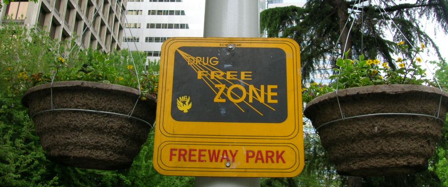 Drug Free Zone sign